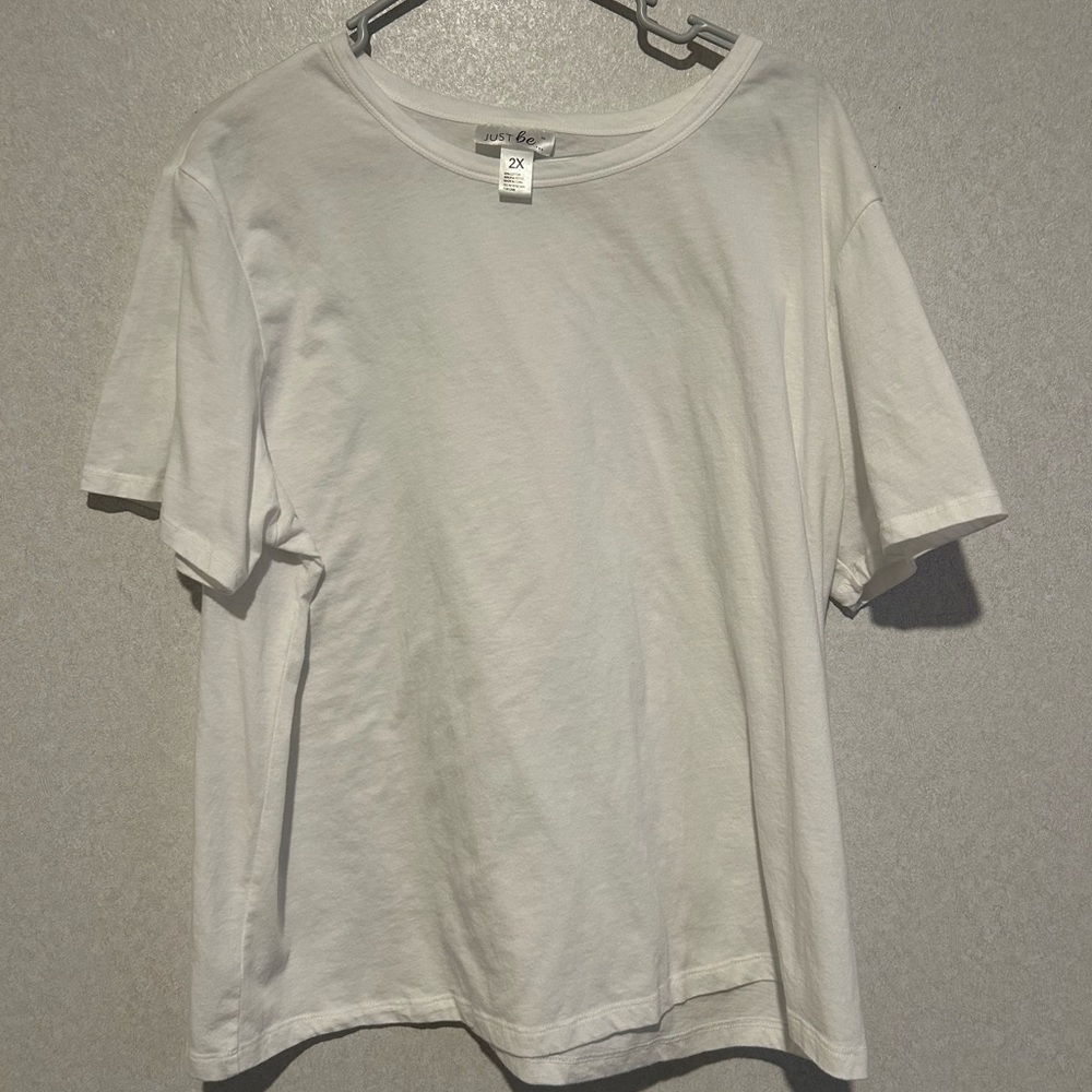 Women’s Plus Size, Plain White Tee Shirt, Made Of A Cotten Blend, Size 2X